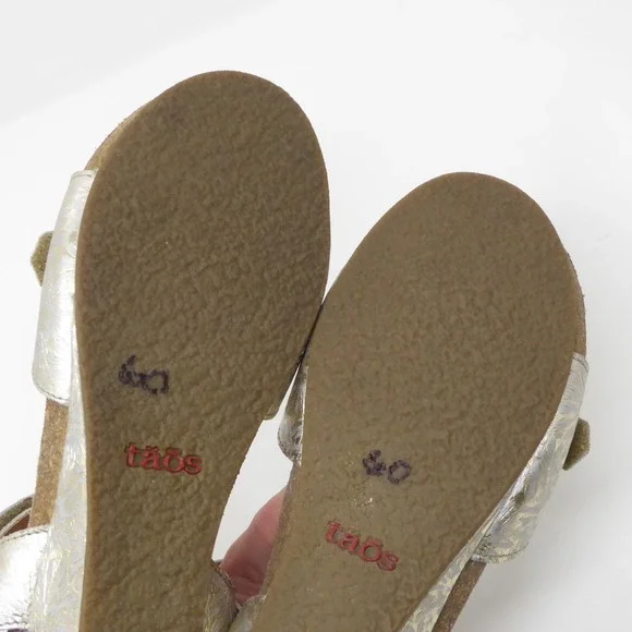 Taos Traveler Silver Gold Floral Wedge Sandals Leather Size 39 EU / 8-8.5 US - Picture 6 of 10